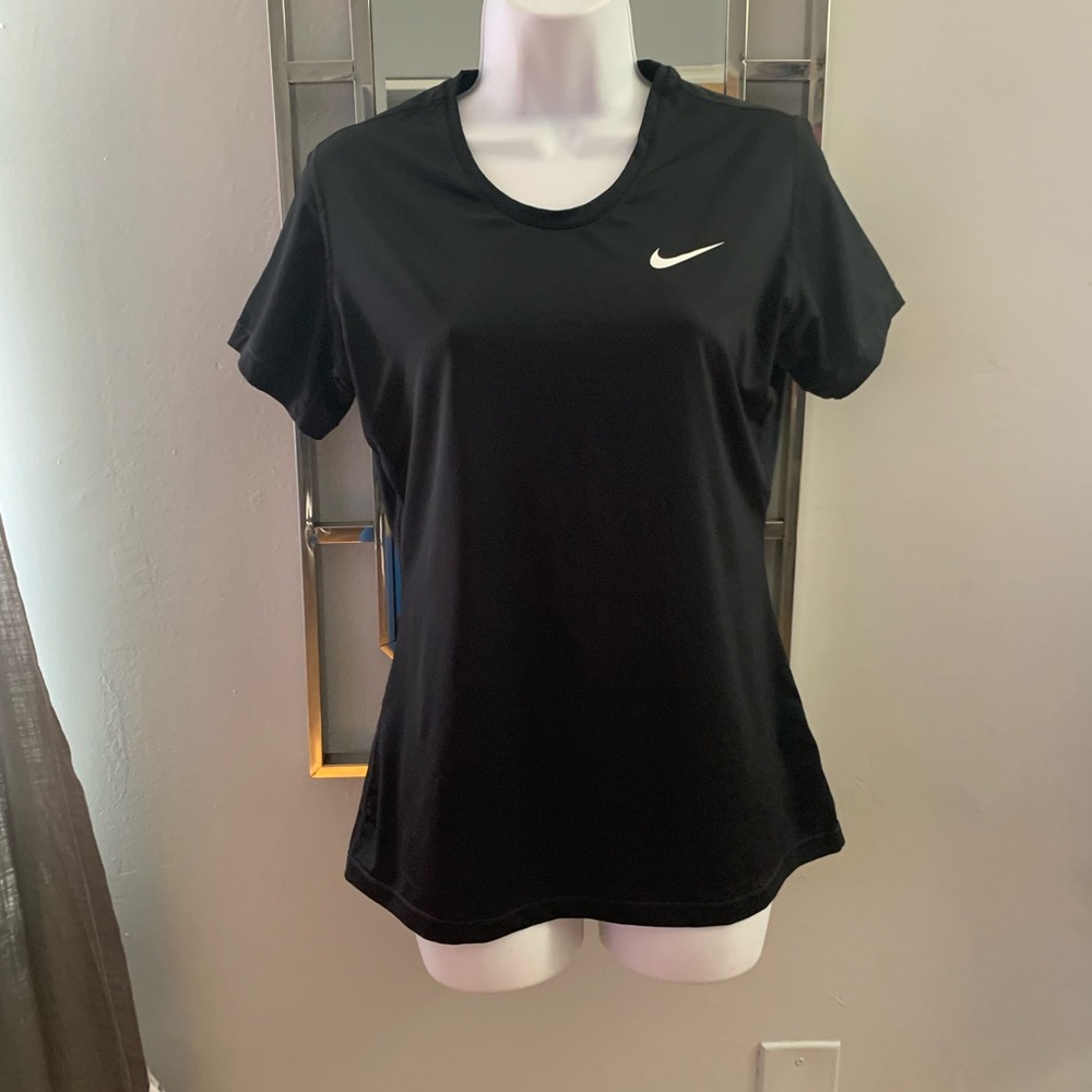 NWOT Nike Dry-Fit Women’s Top size Large
